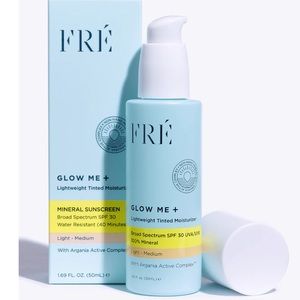 FRE GLOW ME -Tinted Moisturizer Light/Med
